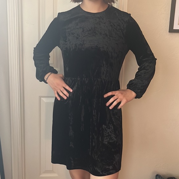 Black velvet babydoll dress - Picture 3 of 4